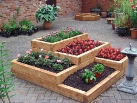 Build a pallet planter box perfect for cascading flowers! – DIY ...