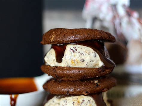 35 Creamy Dairy-Free Ice Cream Sandwiches | Paleo Grubs