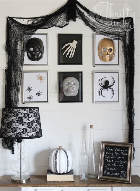 14 Halloween Wall Decor Ideas For a Haunted House Touch!