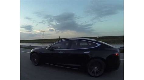 Tesla Model S P85D Versus BMW i8 - Drag Race Videos | InsideEVs Photos