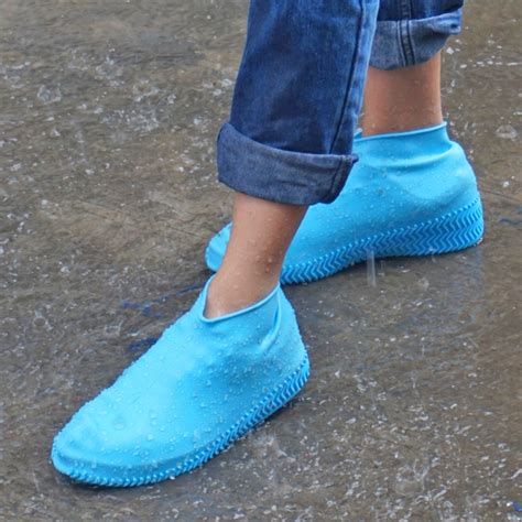 These Waterproof Silicone Shoe Covers Protect Your Shoes From Anything