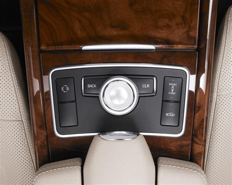 Luxurious interior-2012 Mercedes Benz E Class Saloon HD Wallpaper Preview | 10wallpaper.com