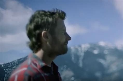 Dierks Bentley Releases New Video For His Introspective Track 'Living'