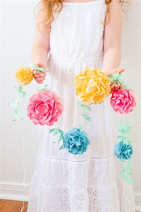 DIY Paper Flower Garland that makes the perfect party or home decor