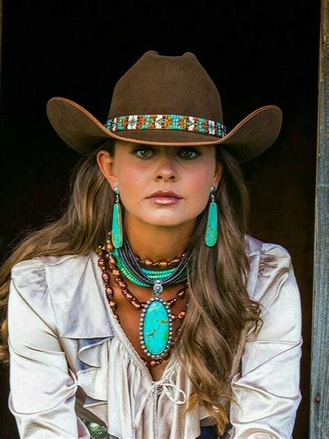 Pin by Audrey Rodríguez on Vaquera | Cowgirl outfits, Cowgirl style, Felt cowboy hats