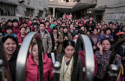 China’s Migrant Workers Struggle for Pensions - WSJ