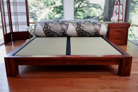 Japanese Tatami Bed in Honey Oak Stain | Tatami bed, Japanese style bed, Futon shop