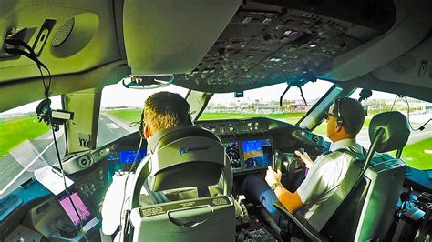 Dreamliner 787 Cockpit out of Amsterdam - YouTube