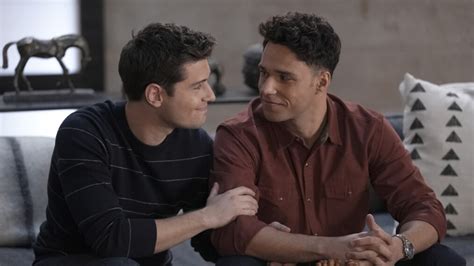 '9-1-1: Lone Star': T.K. & Carlos Have Difficult Conversation — Are ...