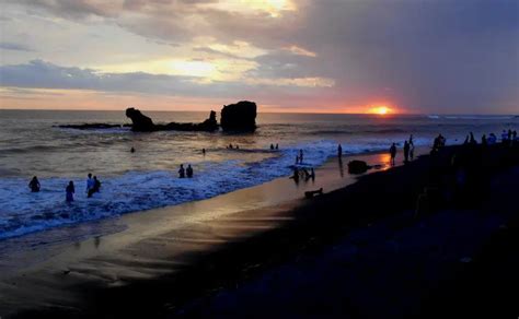 El Tunco Beach El Salvador, One of the Best Surf Spots in the Country