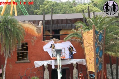 Behind The Thrills | Cheetah Hunt ride signage goes up Behind The Thrills