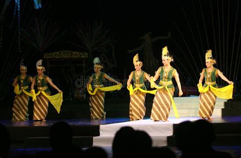 Javanese dance editorial photo. Image of city, event - 36008321