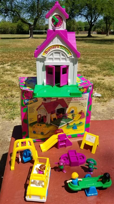 Vintage playskool Barney school house. Missing white piece for swing - town-green.com