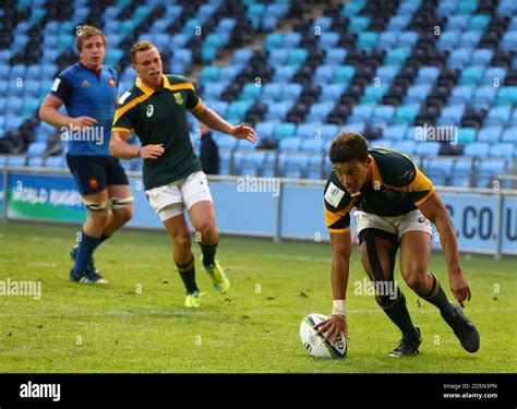 South Africa's Edwill Van Der Merwe score his try Stock Photo - Alamy