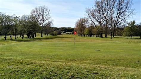 50 Visitor-Friendly Golf Courses Near a London Tube Station | J-UK Golf