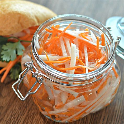 Vietnamese Pickled Daikon Radish and Carrots Pickle Recipes Homemade, Homemade Pickles, Yummy ...