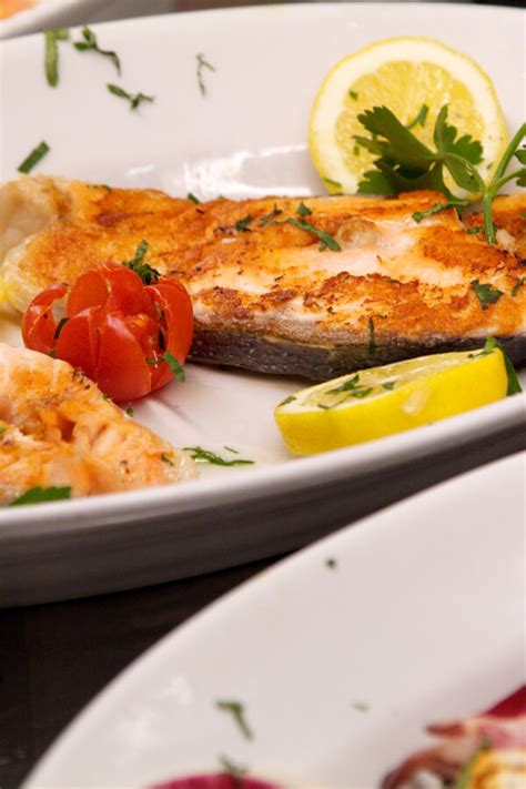 Cajun-Style Broiled Swordfish Recipe | CDKitchen.com