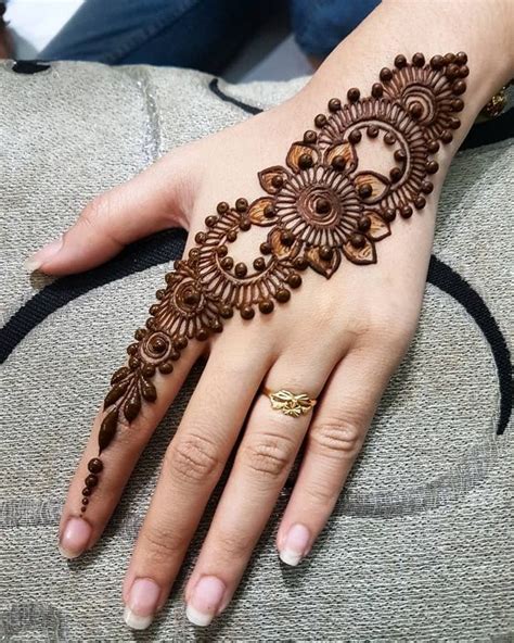 Simple and Easy Mehndi Designs for Bridal and Karva Chauth