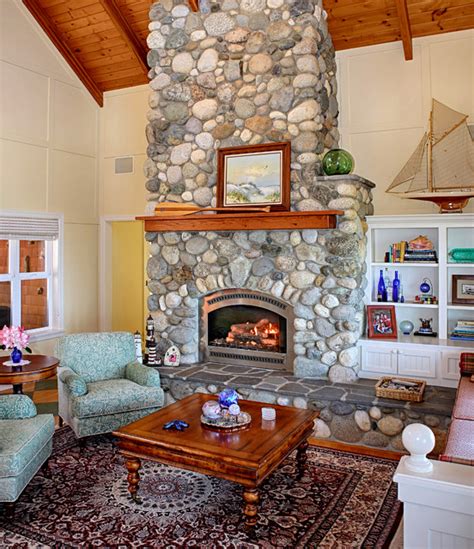 19 River Stone Fireplaces For Nature-Inspired Home