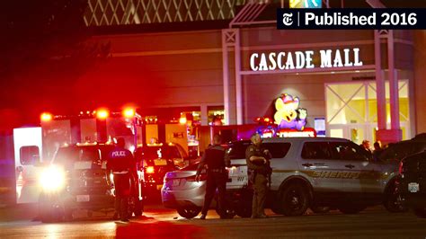 5 Dead in Shooting at Mall in Washington State, Police Say - The New ...