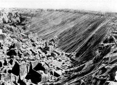 Kimberley, S.A. Diamond Mines, 1870s [1700x1240] : r/HistoryPorn