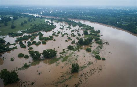 Kingwood braces for more flooding as cleanup continues ...