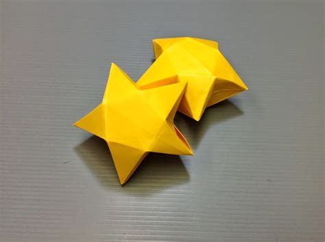 making origami stars ~ simple origami instructions