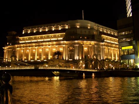 File:Fullerton Hotel in Singapore at night - modery.jpg - Wikimedia Commons