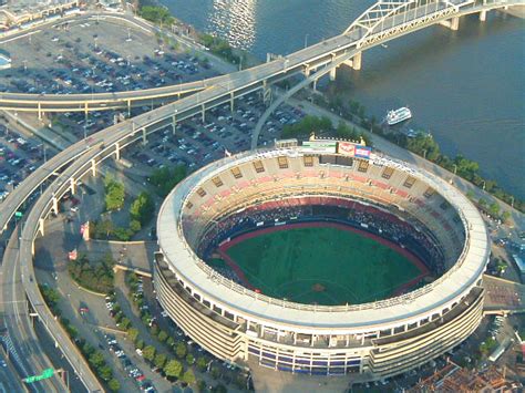 Three Rivers Stadium (Pittsburgh, 1970) | Structurae