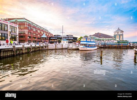 Old Town Alexandria, Virginia waterfront Stock Photo - Alamy