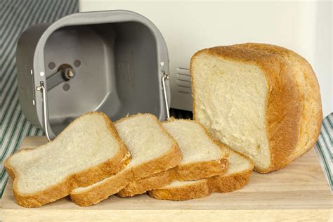 Basic White Bread (Bread Machine) | Recipe | Easy bread machine recipes ...