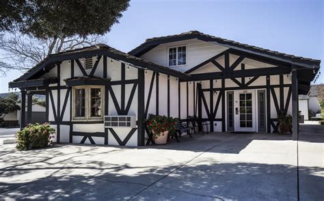 Solvang Inn and Cottages - Best Hotel 800.848.8484