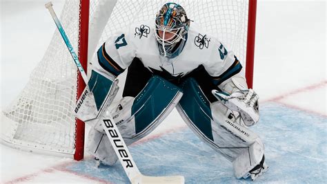 Sharks goalie James Reimer off to impressive start as he follows Christ