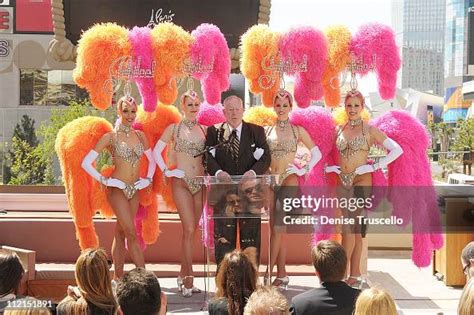 Las Vegas Mayor Oscar Goodman and Don Arden's Jubilee showgirls... News ...