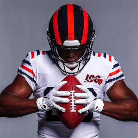 Chicago Bears Unveil Amazing Throwback Uniforms That Will Be Worn During Season (PICS)