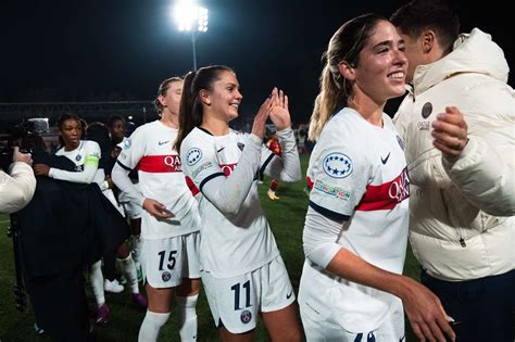 The women's team return to competitive football | Paris Saint-Germain