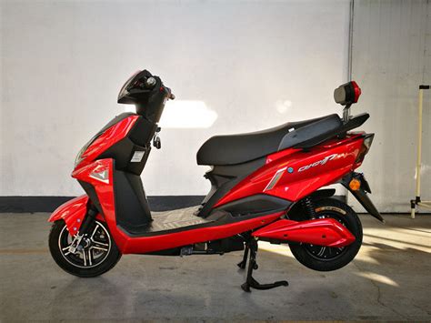 2 Wheels Electric Moped Scooter 65km Endurance GM005 Electric Ride On Scooter For Adults