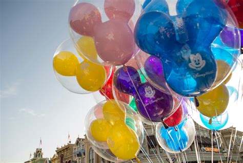 How Disney Encourages Employees to Deliver Exceptional Customer Service - SPONSOR CONTENT FROM ...