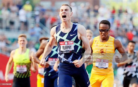 Clayton Murphy celebrates finishing first in the Men's 800 Meters ...