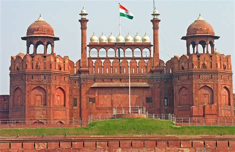 Red Fort - The Famous Indian Monuments