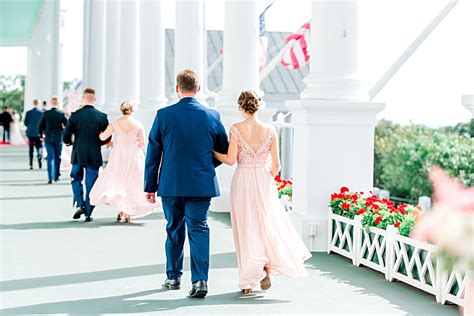 grand-hotel-mackinac-island-wedding-24 | Traverse City Wedding Photographer