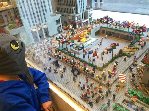 LEGO STORE NYC ROCKEFELLER CENTER - SHOP GUIDE