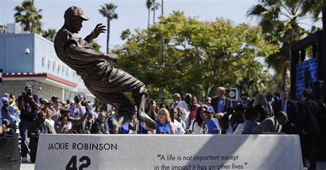 Jackie Robinson statue unveiled at Dodger Stadium