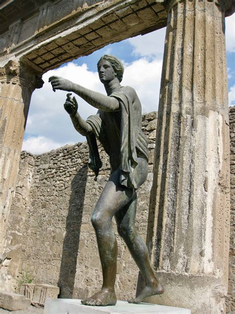 Things to see in Pompeii - the ancient Roman city destroyed by Vesuvius