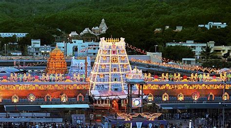 Venkateswara Temple, On Tirumala Hills In Tirupati - Tirumala Vaikunta ...