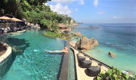 33 infinity pools in Bali that'll take your breath away! | Honeycombers Bali