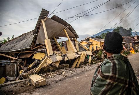 Hunt for buried survivors after Cianjur quake - Archipelago - The Jakarta Post