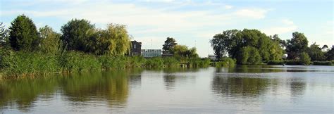 Sycamore Lakes - Fishing, Holiday accommodation and touring caravan site at Burgh le Marsh near ...