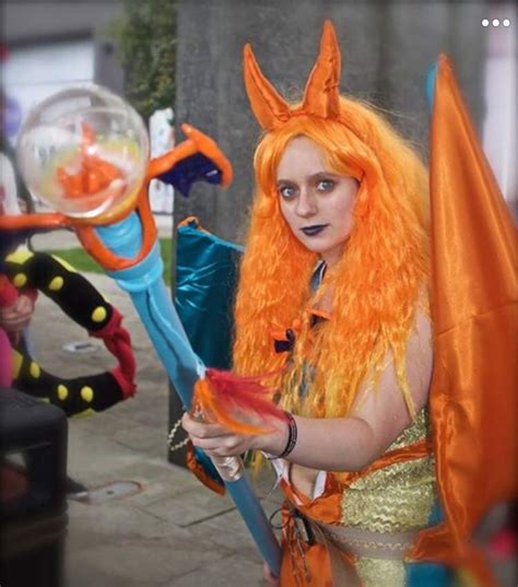 Charizard cosplay | Cosplay Amino