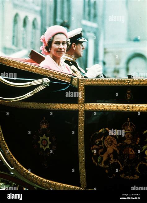 Queen elizabeth ii silver jubilee hi-res stock photography and images - Alamy